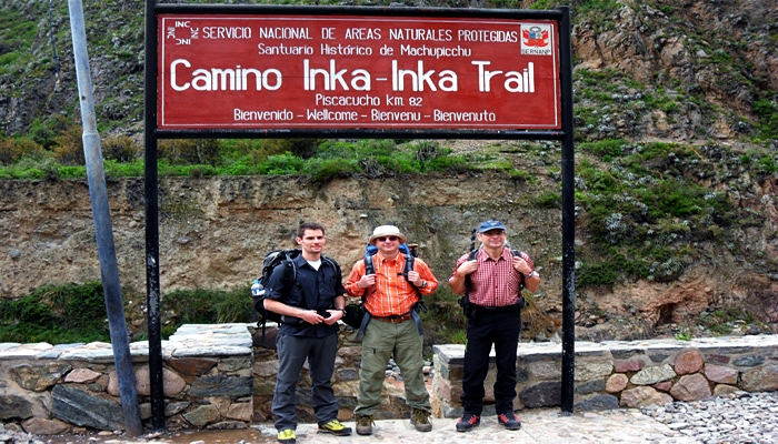 Inca Trail to Machu Picchu - Llama Tours Peru