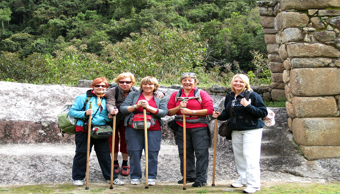 Inca Trail to Machu Picchu - Llama Tours Peru