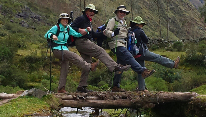 Lares Trek a Machu Picchu - Llama Tours Peru